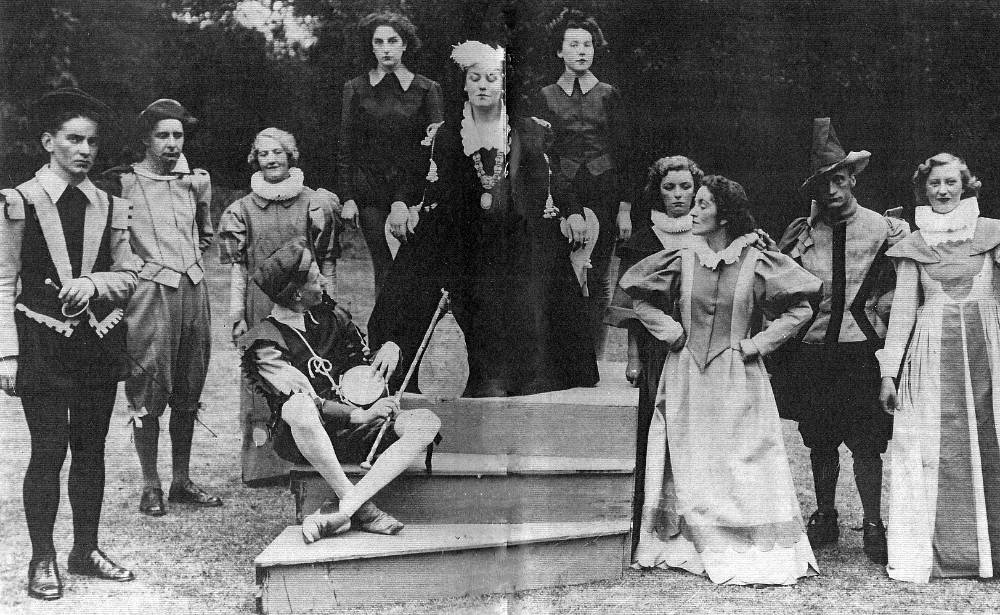A scene from the 1942 production of Twelfth Night