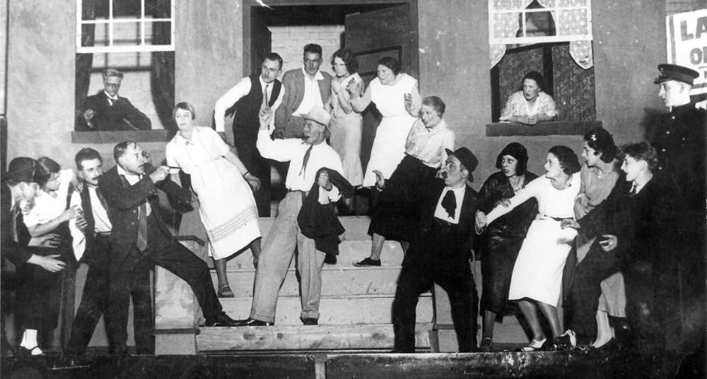 A scene from the 1932 production of Street Scene